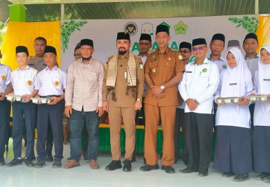 Gema Shalawat Sambut Kedatangan Bupati Aceh timur di  MTsN 1 Aceh Timur, Launching Program Makan Bergizi Gratis