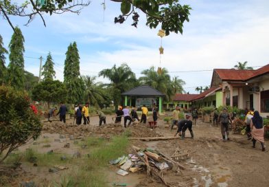 MTsN 1 Aceh Timur Bangkit Pasca Banjir Bandang, Relawan Turun Tangan Bersihkan Madrasah