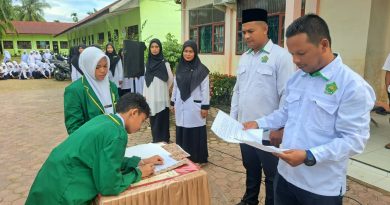 M. Reza Fahrezi dan Syafika Alifa Resmi Pimpin OSIM MTsN 1 Aceh Timur Periode 2026/2027 M. Reza Fahrezi dan Syafika Alifa Resmi Pimpin OSIM MTsN 1 Aceh Timur Periode 2026/2027